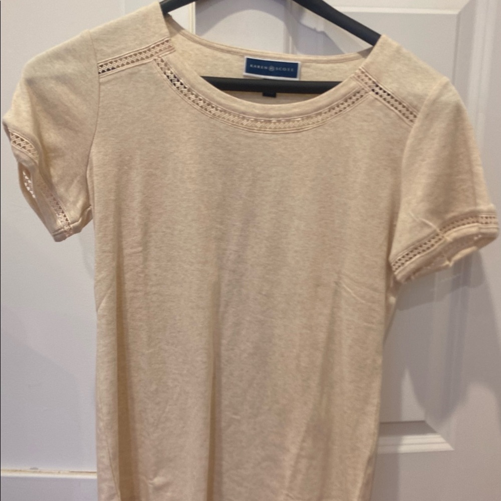 Karen Scott crochet trim Tee M